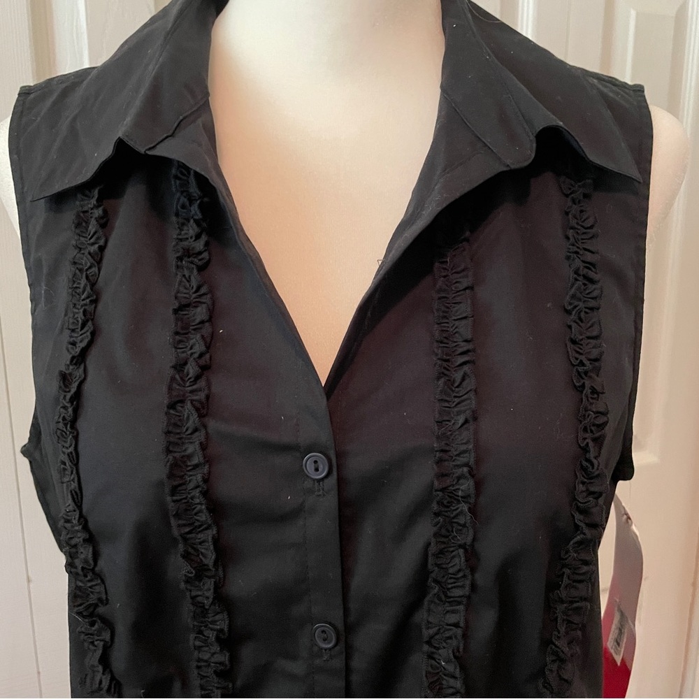 Sunny Leigh sleeveless collared top